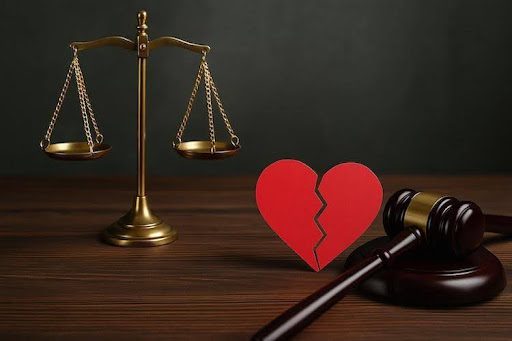 cheating-affects-custody-alimony-tennessee Golden scales, gavel, and a broken red heart symbolizing infidelity and divorce decisions in Tennessee courts.